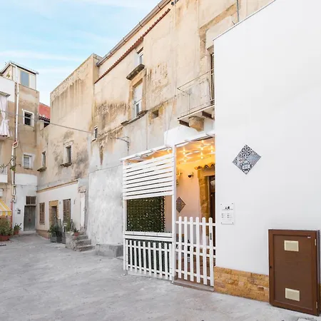 Centro Storico - Casa Di Pisa Cortile Termine Tatil Evi Sciacca
